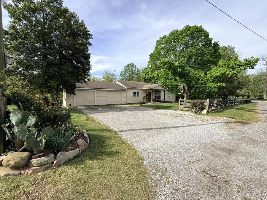 392 Hardbarger Rd, Monteagle, TN 37356 - #2