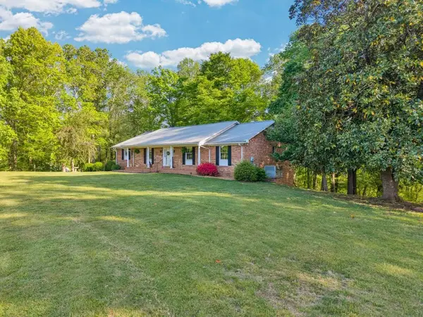 1992 Locke Bend Rd, McMinnville, TN 37110