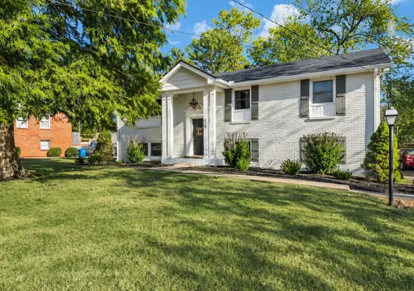 608 Harpeth Pkwy E, Nashville, TN 37221