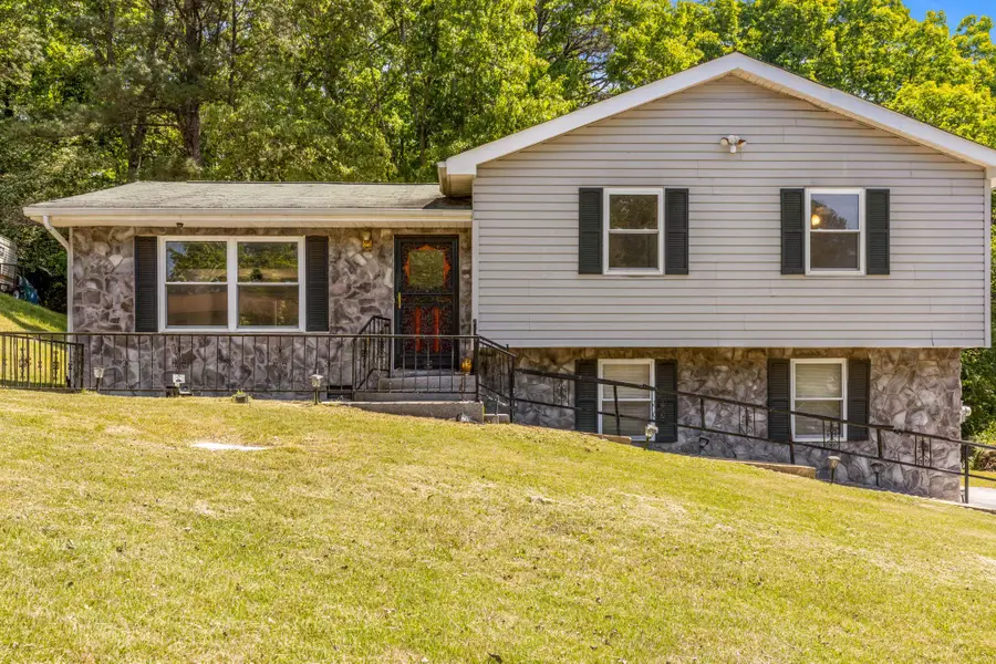 2427 Leann Cir, Chattanooga, TN 37406 - #2