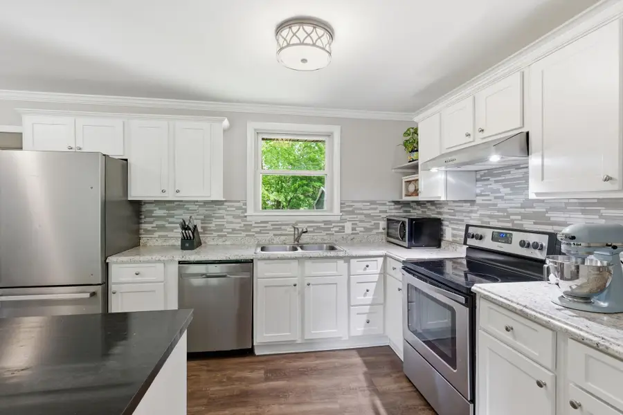 3213 Sennadale Ln, Nashville, TN 37207 - #3