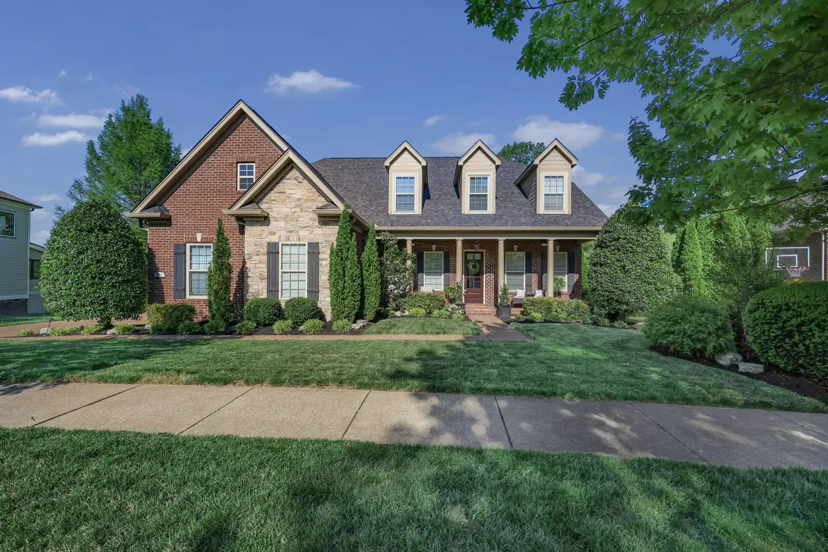721 Springlake Dr, Franklin, TN 37064 - #1
