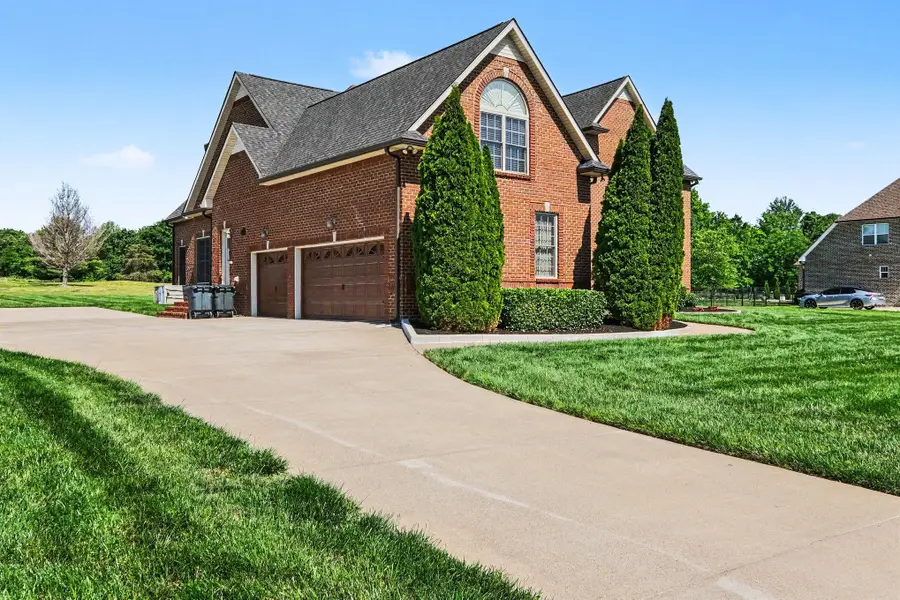 4147 Ironwood Dr, Greenbrier, TN 37073 - #2