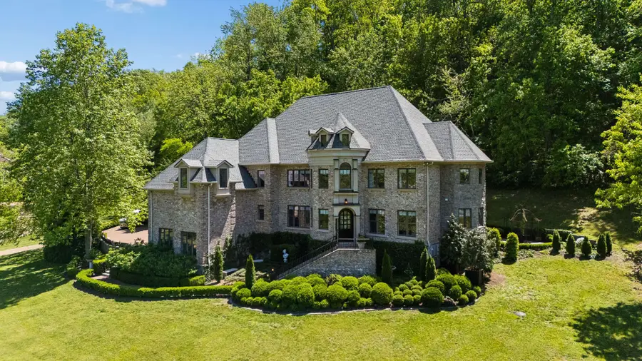 1060 Natchez Valley Ln, Franklin, TN 37064 - #2