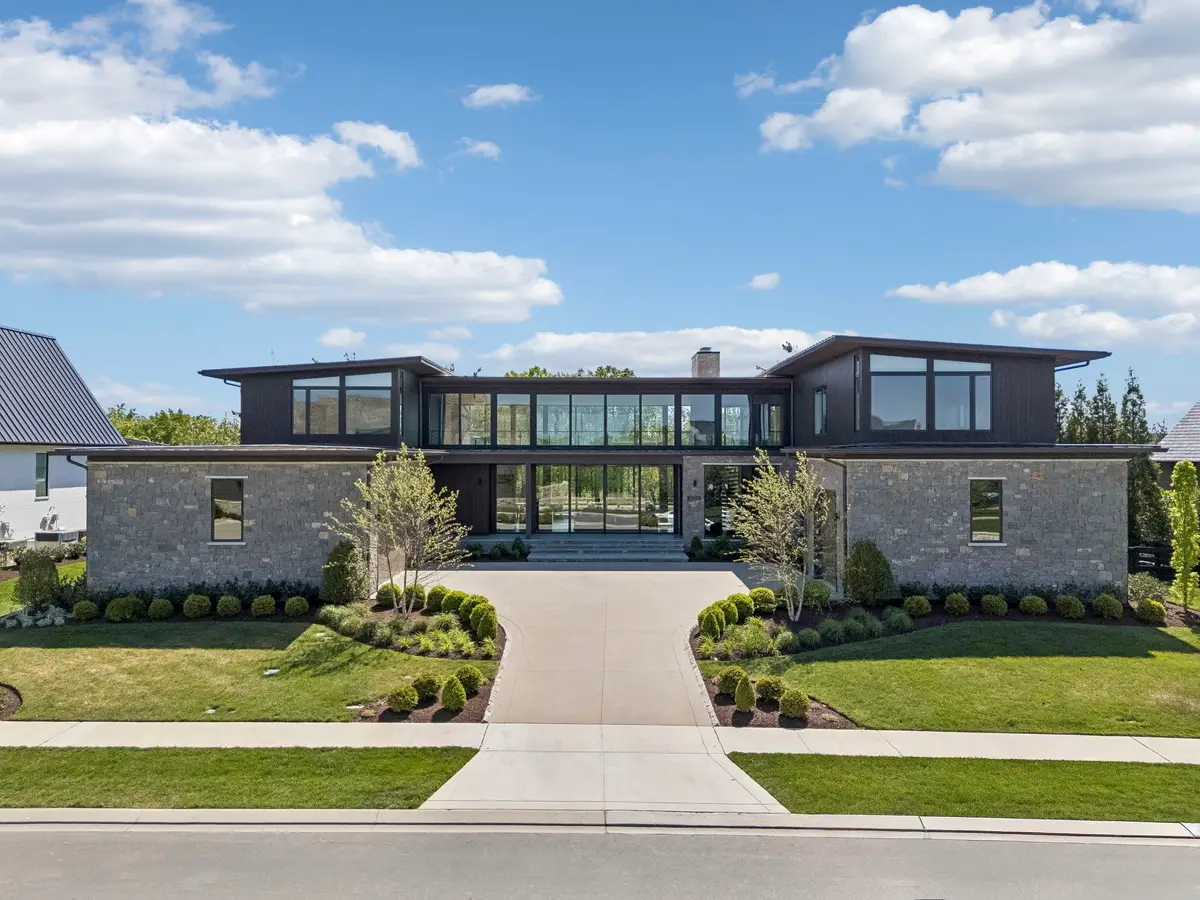 8005 Backwoods Dr, College Grove, TN 37046 - #1