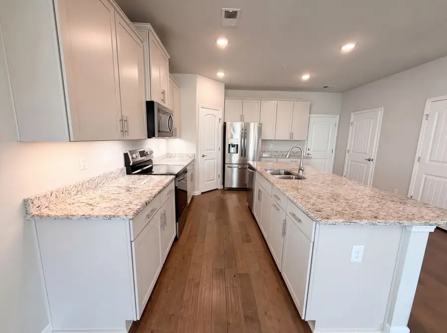 415 Prestige Ct, Pleasant View, TN 37146 - #2