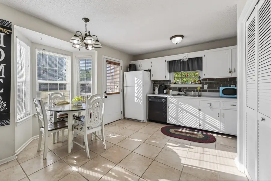 356 Erie Dr, Clarksville, TN 37040 - #2