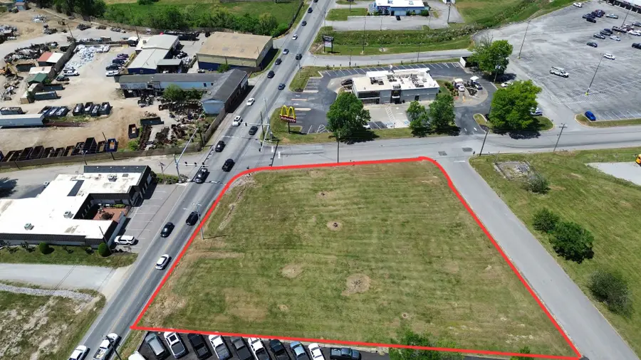 752 W College St, Pulaski, TN 38478 - #2