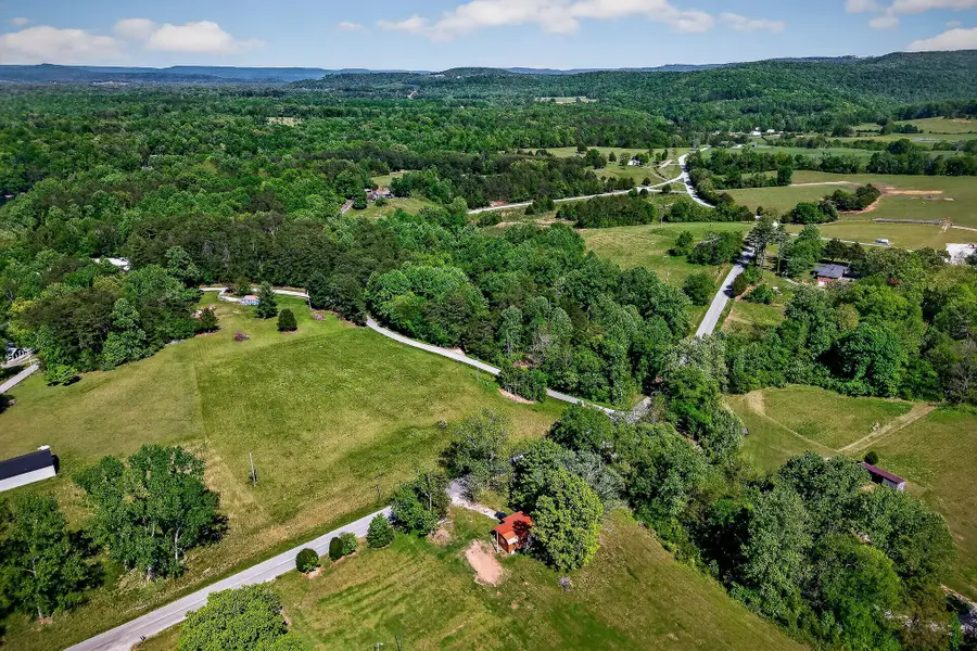 305 Caney Bend Rd, Doyle, TN 38559 - #2