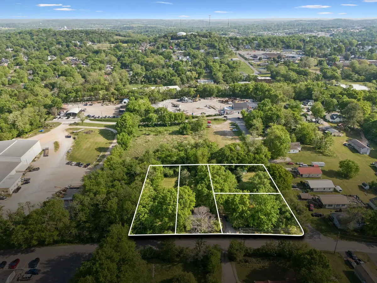 700 W 12th St, Columbia, TN 38401 - #1