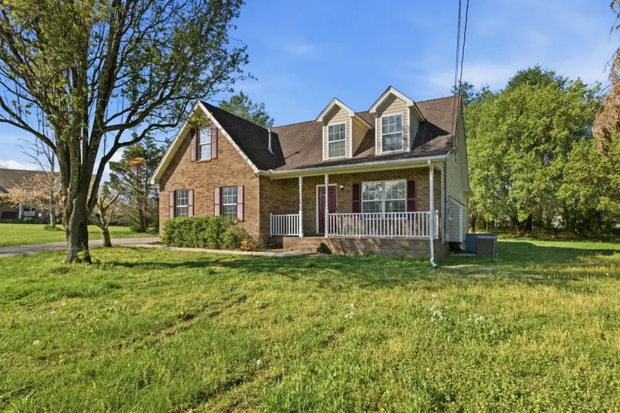 2039 Sterling St, Murfreesboro, TN 37127 - #2