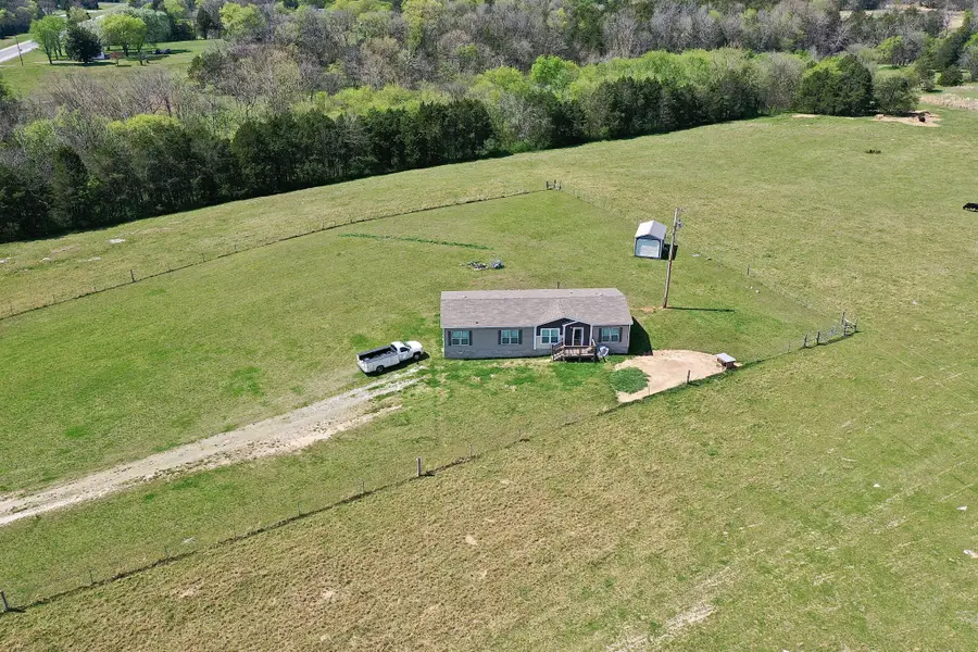 2089 Bear Creek Pike, Columbia, TN 38401 - #2