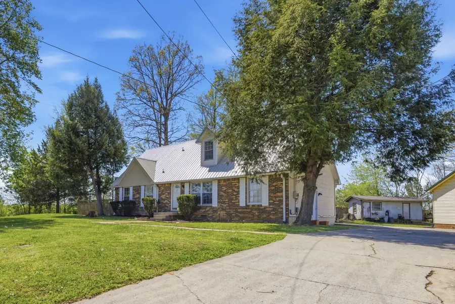 800 R S Bradley Blvd, Clarksville, TN 37042 - #3