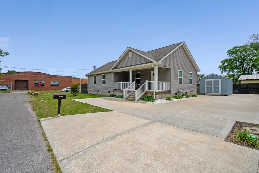 403 W College St, Watertown, TN 37184 - #2