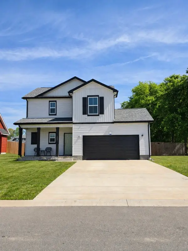 1001 Cherry Acres Dr, Clarksville, TN 37042