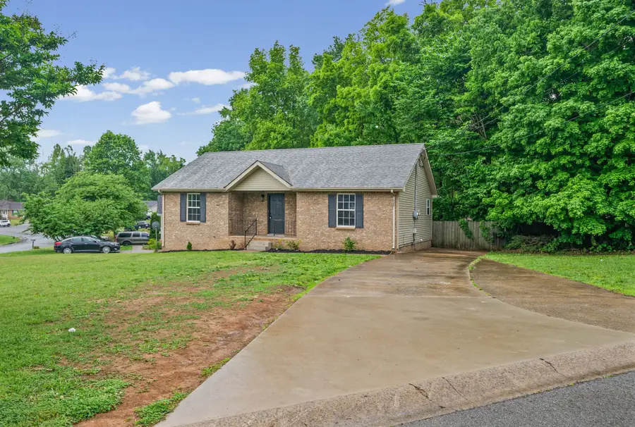 628 Woodhaven Dr, Clarksville, TN 37042 - #2