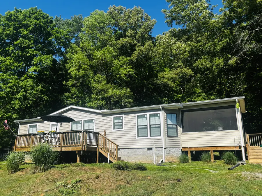 3688 Moore Hollow Rd, Woodlawn, TN 37191 - #3