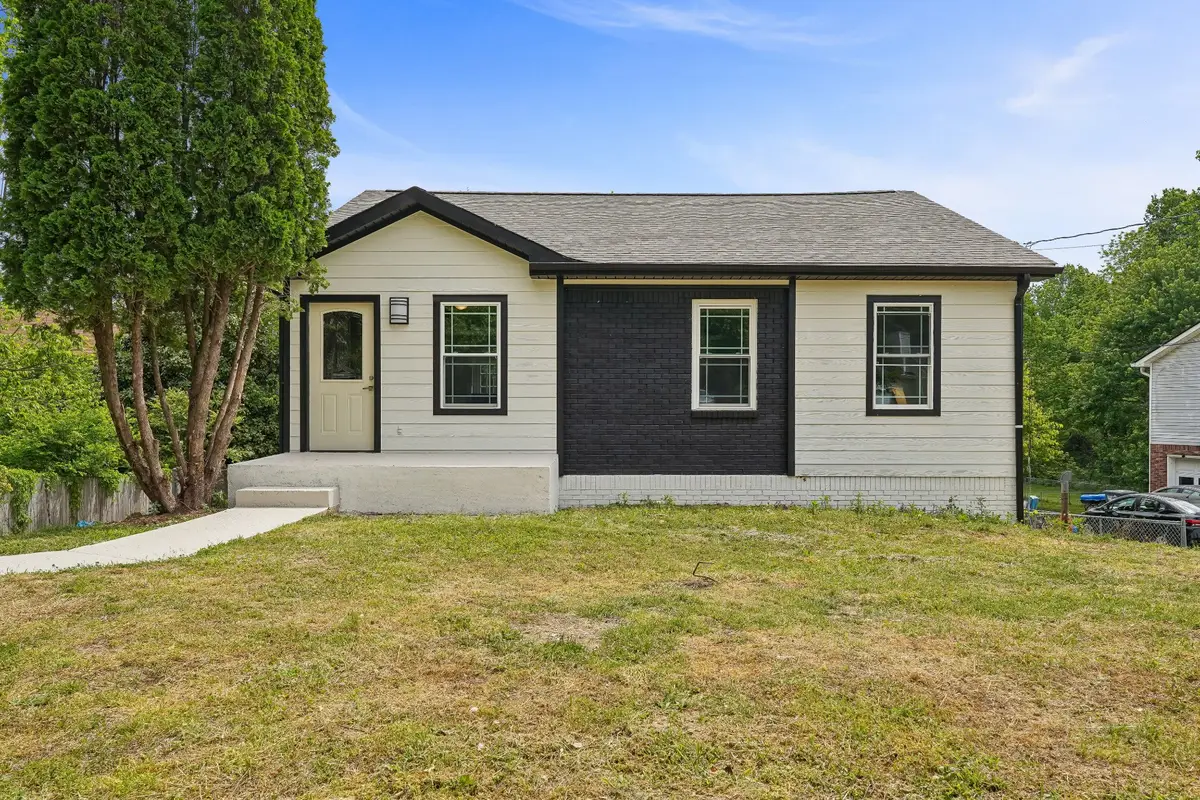 3405 Oak Lawn Dr, Clarksville, TN 37042 - #1