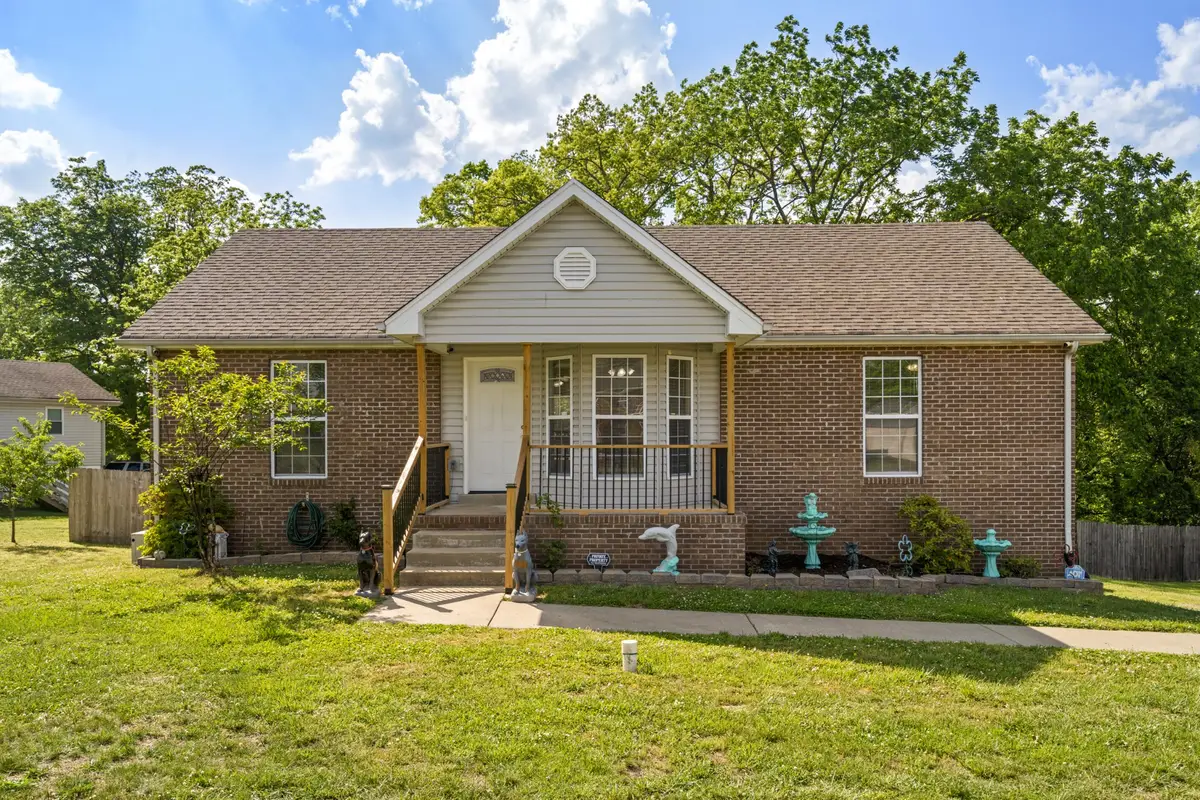 1004 Woodbrier Ln, Greenbrier, TN 37073 - #1