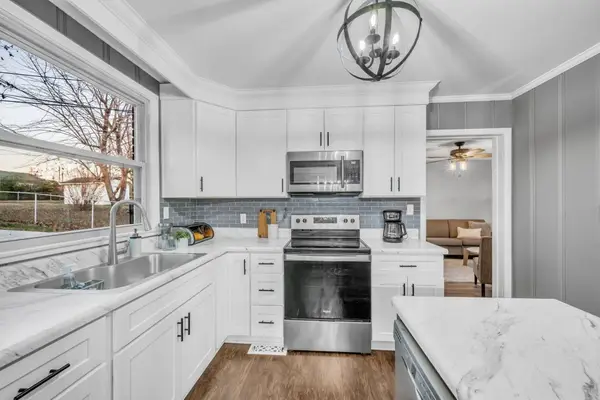 555 Ashe Ave, New Johnsonville, TN 37134