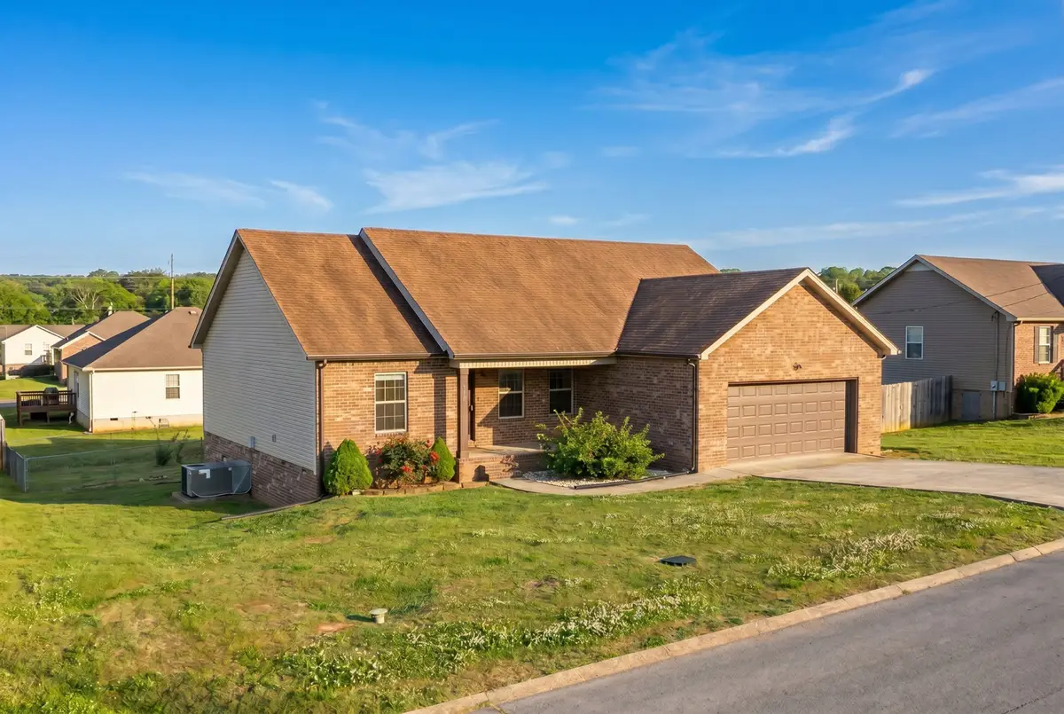 207 Jordan Ave, Shelbyville, TN 37160 - #1