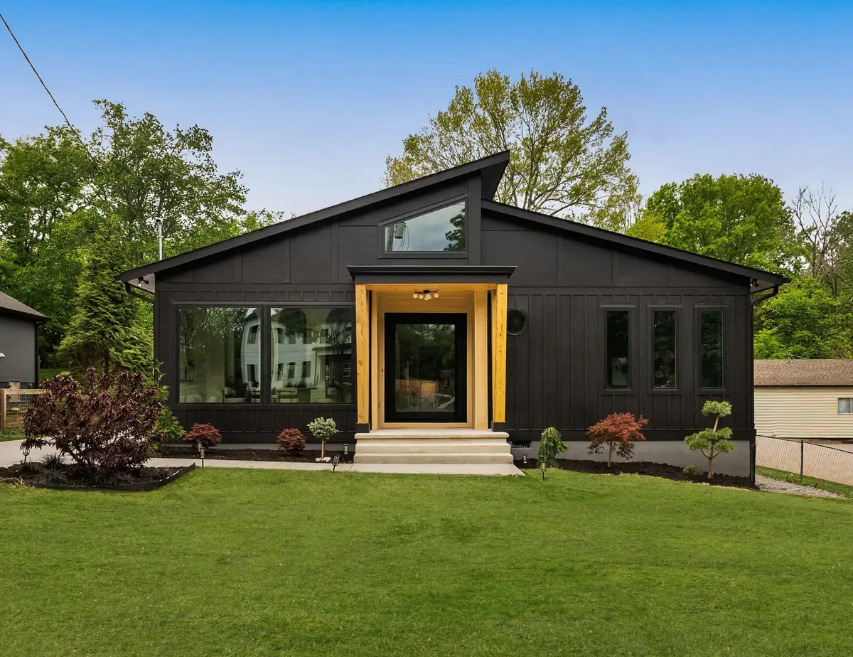 3846 Saunders Ave, Nashville, TN 37216 - #1