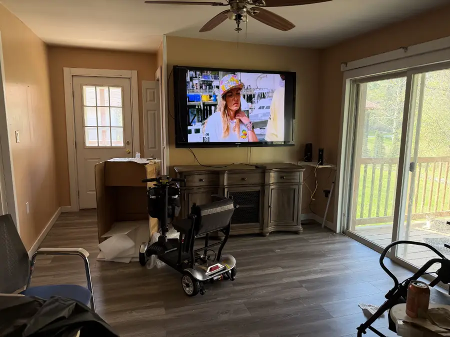 303 W Stewart Ave, Monterey, TN 38574 - #3