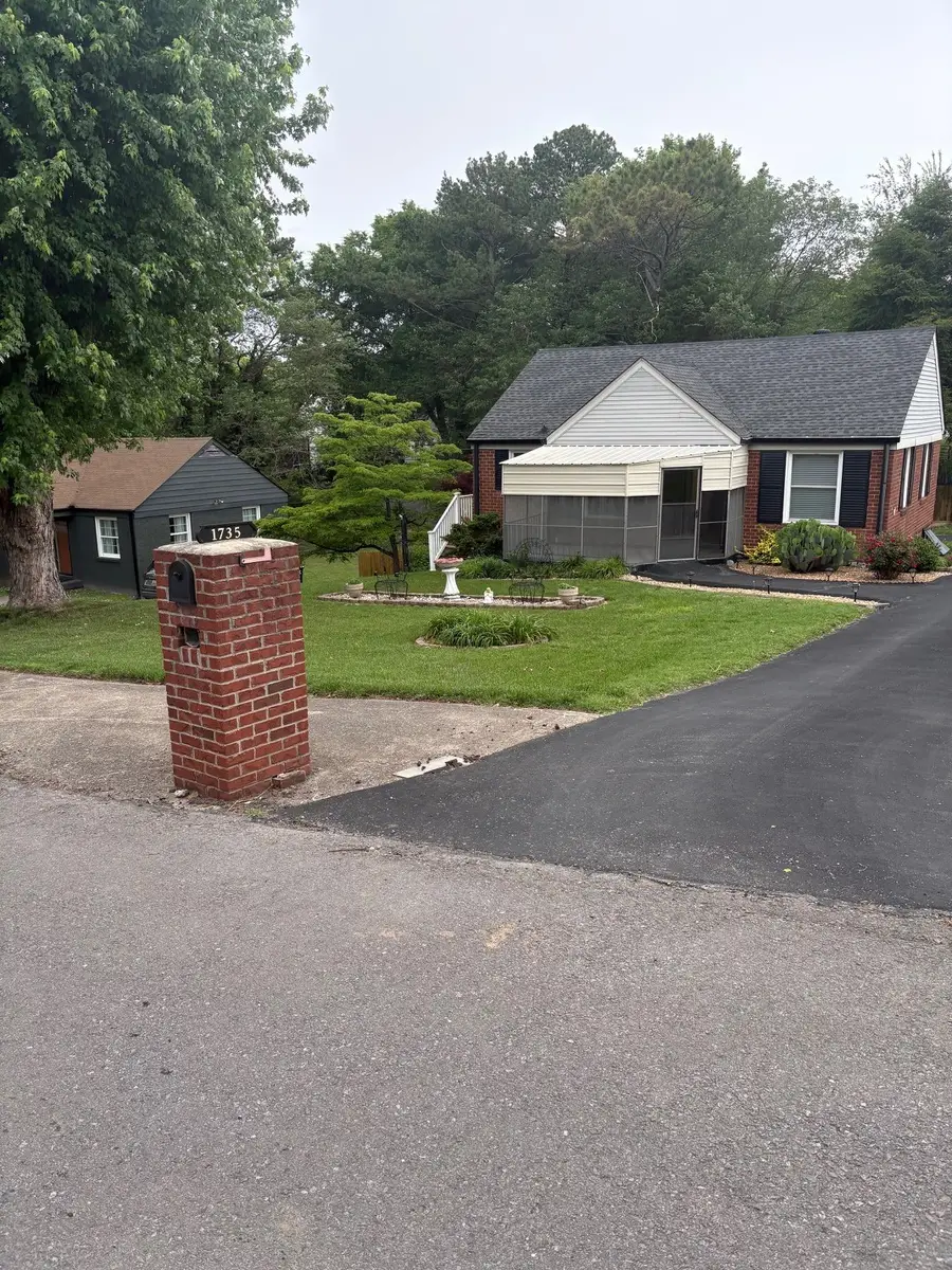 1735 Merritt Dr, Clarksville, TN 37043 - #2