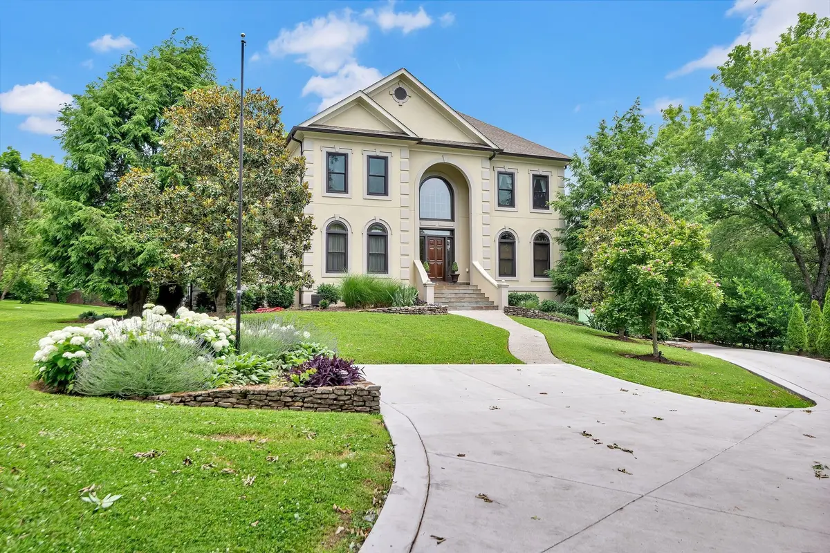 749 Adkisson Ln, Nashville, TN 37205 - #1