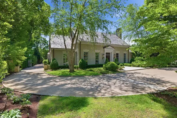 3701 Woodlawn Dr, Nashville, TN 37215