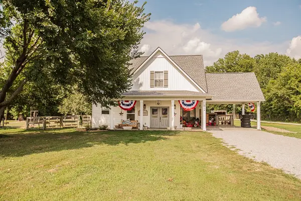 2236 Old Washington Rd, Cedar Hill, TN 37032