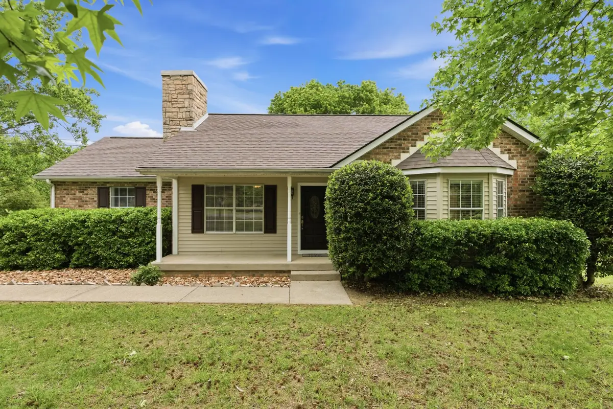 1019 Willowbank Dr S, Ashland City, TN 37015 - #1