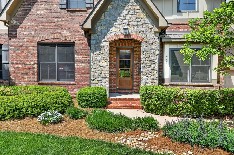 2303 20th Ave S, Nashville, TN 37212 - #3