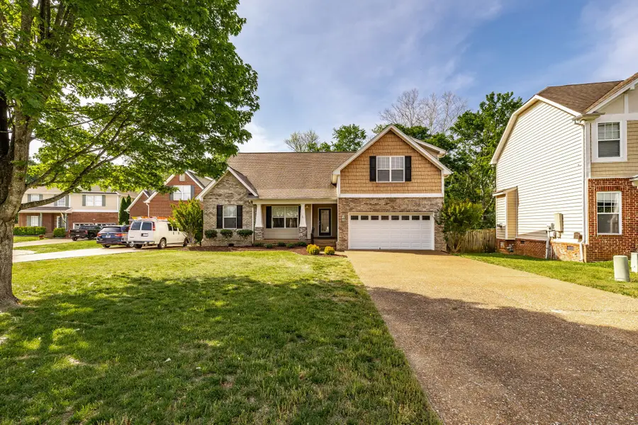 1453 Bern Dr, Spring Hill, TN 37174 - #2