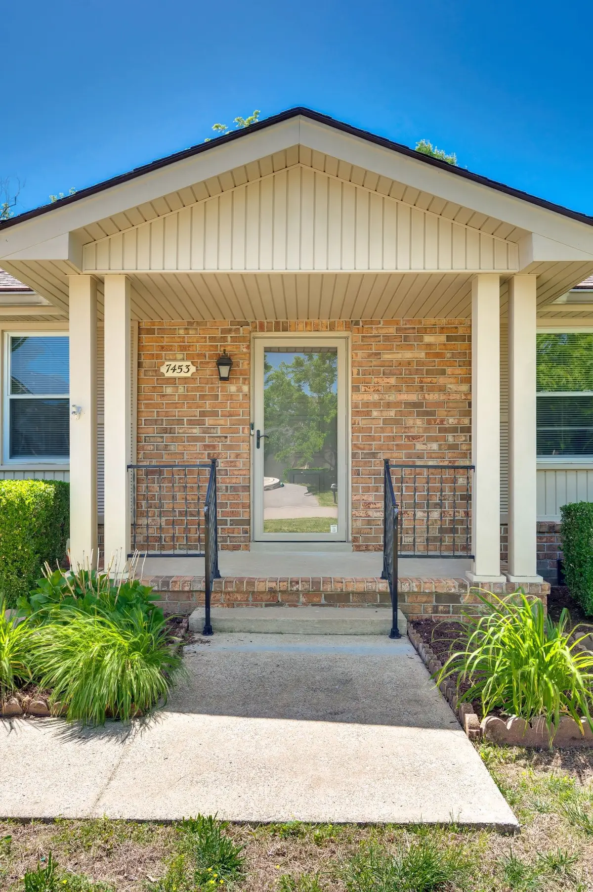 7453 Harrow Dr, Nashville, TN 37221 - #1
