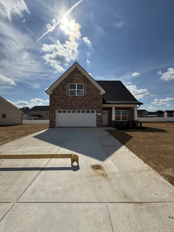 1227 Amber Hills Drive, Ashland City, TN 37015