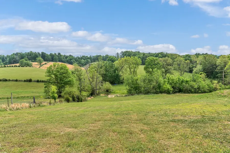 1528 Fairfield Rd, Westmoreland, TN 37186 - #2