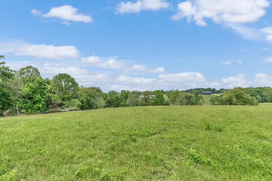 1528 Fairfield Rd, Westmoreland, TN 37186 - #3