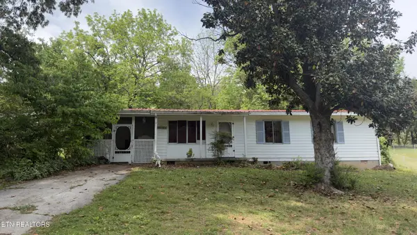 8904 W Simpson Rd, Knoxville, TN 37920