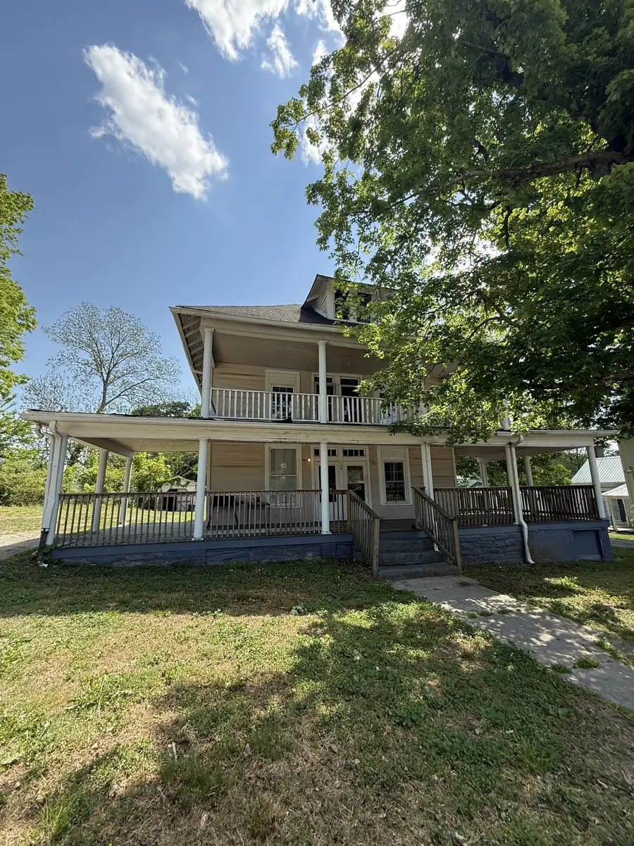 138 S Main St, Cornersville, TN 37047 - #2
