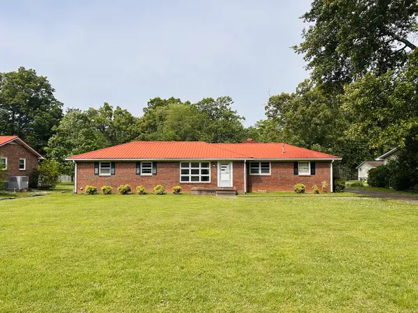 313 Crestwood Dr, Tullahoma, TN 37388