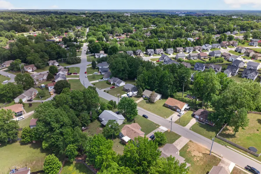 628 Ashley Oaks Dr, Clarksville, TN 37042 - #3