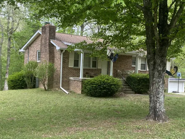 2874 Distillery Rd, Greenbrier, TN 37073