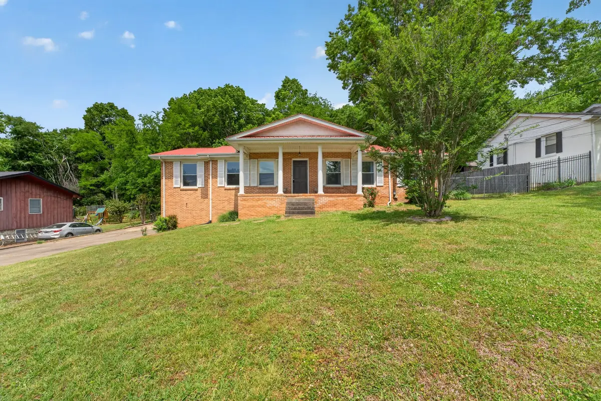 621 Carmack Ave, Carthage, TN 37030 - #1