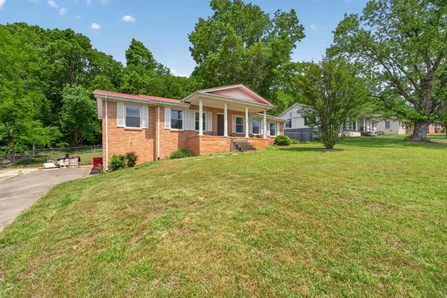 621 Carmack Ave, Carthage, TN 37030 - #2