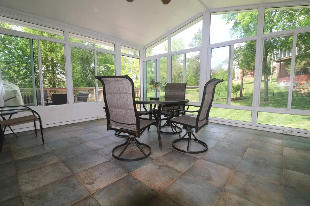 215 Crooked Creek Ln, Hendersonville, TN 37075 - #1