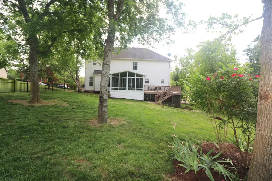 215 Crooked Creek Ln, Hendersonville, TN 37075 - #3
