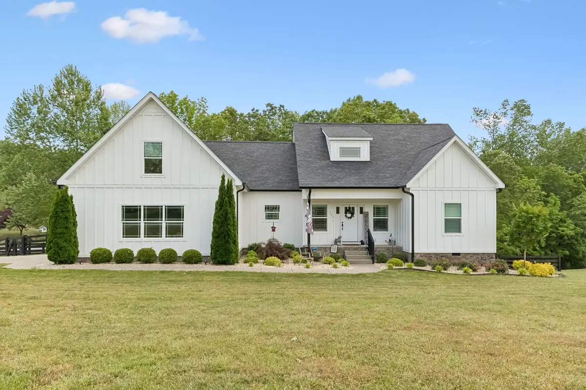 101 Amelia Dr, Bon Aqua, TN 37025 - #1