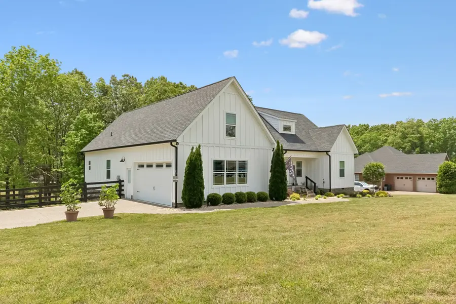 101 Amelia Dr, Bon Aqua, TN 37025 - #2