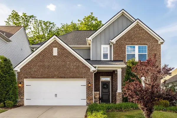210 Woodhall Ct, White House, TN 37188